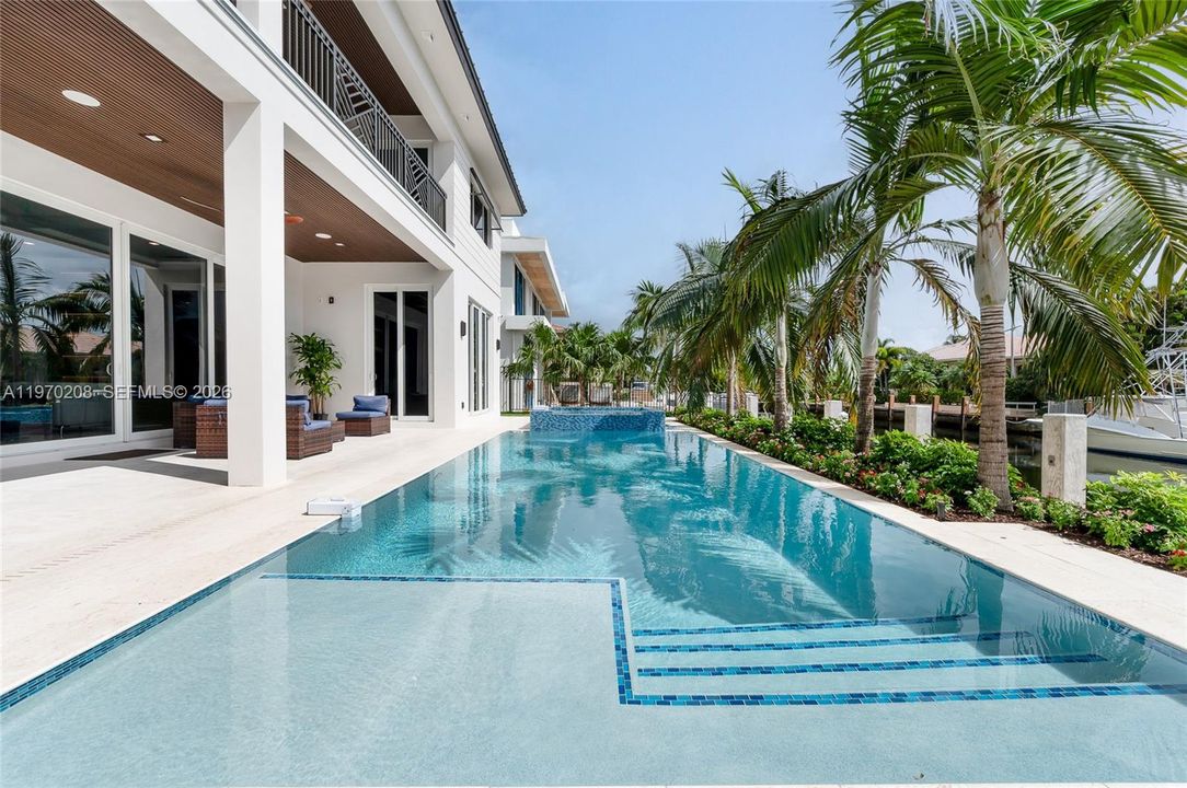 En Venta: $6,495,000 (5 camas, 6 baños, 5487 Pies cuadrados)