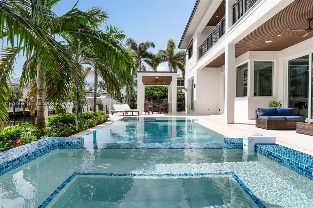 En Venta: $6,495,000 (5 camas, 6 baños, 5487 Pies cuadrados)