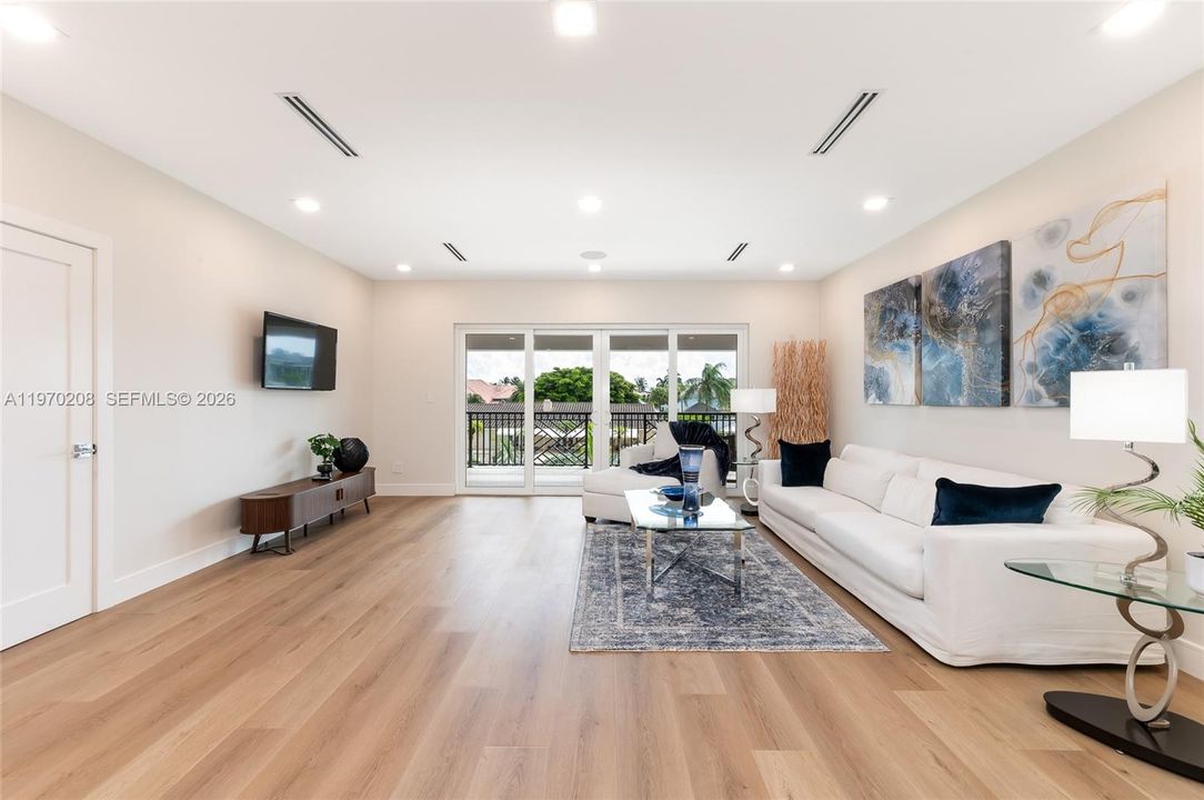 En Venta: $6,495,000 (5 camas, 6 baños, 5487 Pies cuadrados)