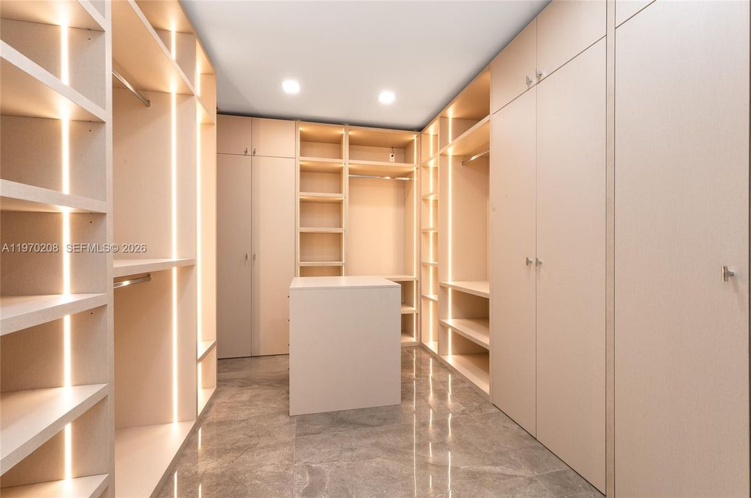 En Venta: $6,495,000 (5 camas, 6 baños, 5487 Pies cuadrados)