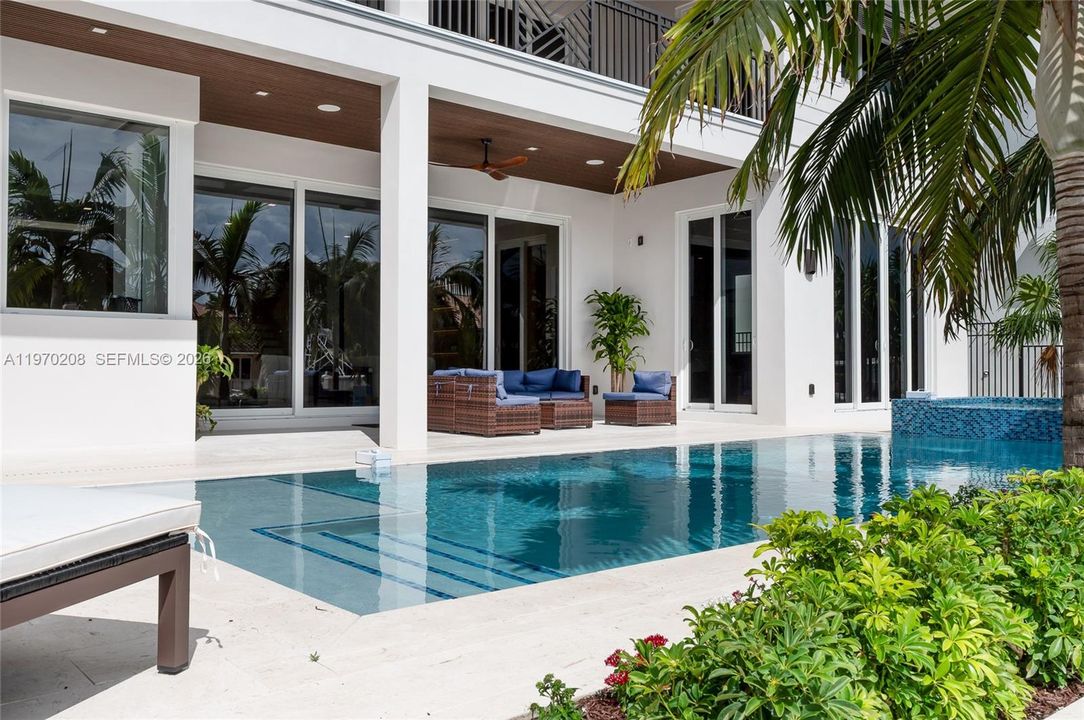 En Venta: $6,495,000 (5 camas, 6 baños, 5487 Pies cuadrados)
