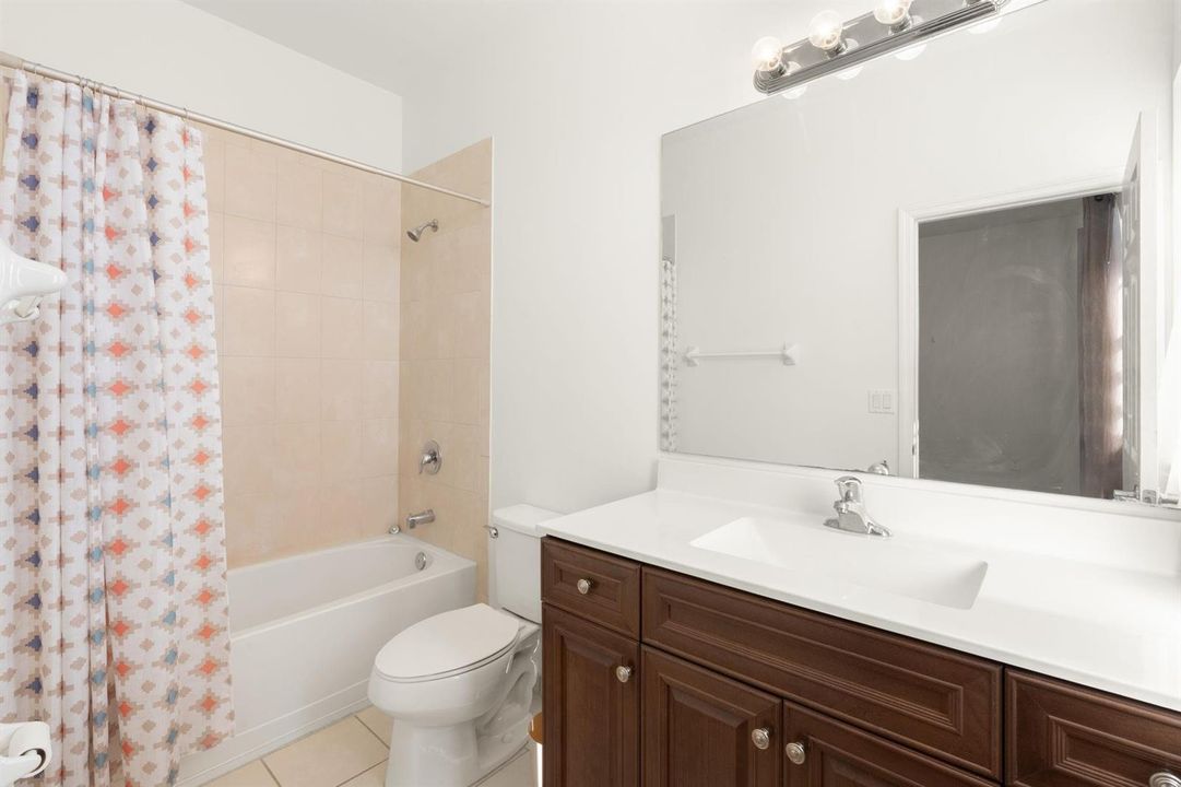 SEPARATE PRIVATE BATH