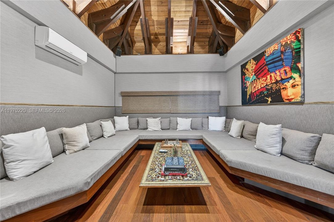En Renta: $80,000 (6 camas, 6 baños, 5146 Pies cuadrados)