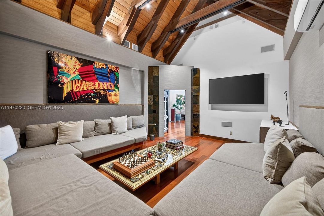 En Renta: $80,000 (6 camas, 6 baños, 5146 Pies cuadrados)