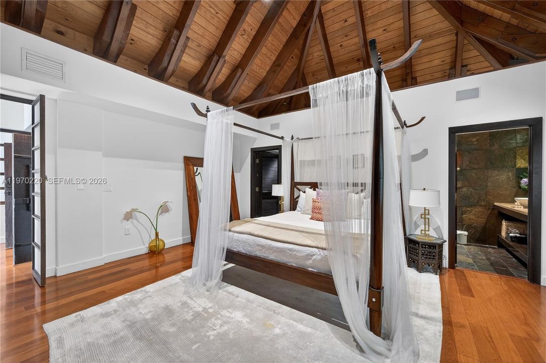 En Renta: $80,000 (6 camas, 6 baños, 5146 Pies cuadrados)