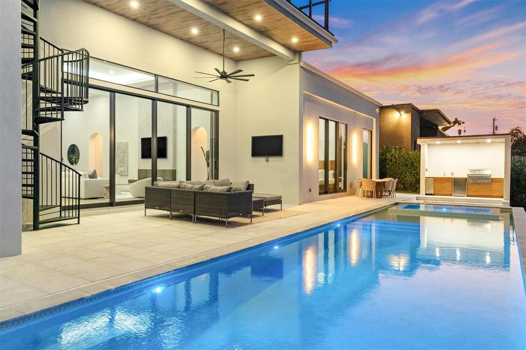 Outdoor Living and Dining