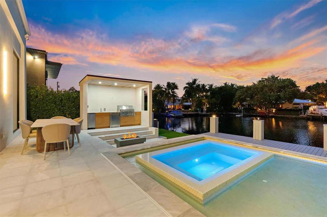 Outdoor Living and Dining