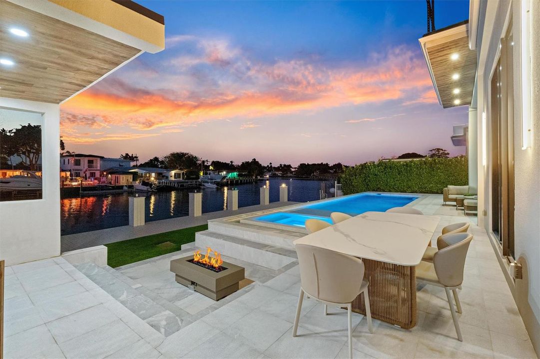 An Outdoor Entertainer's Delight