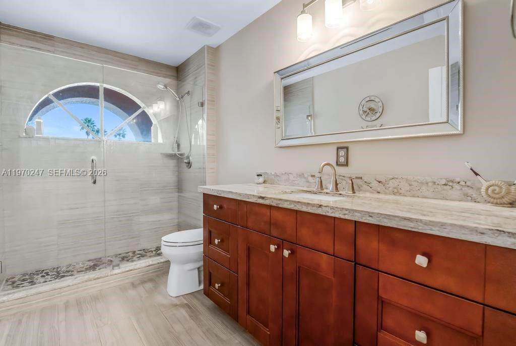 На продажу: $799,999 (4 спален, 2 ванн, 2576 Квадратных фут)