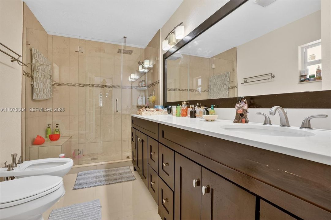 For Sale: $1,390,000 (4 beds, 3 baths, 2474 Square Feet)