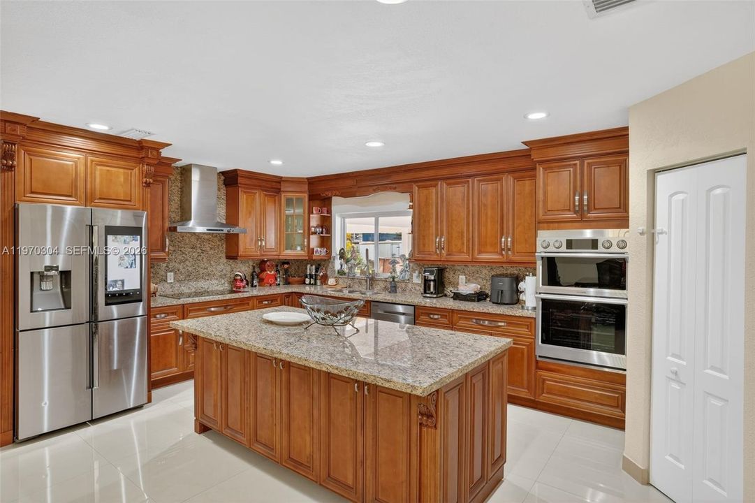 For Sale: $1,390,000 (4 beds, 3 baths, 2474 Square Feet)