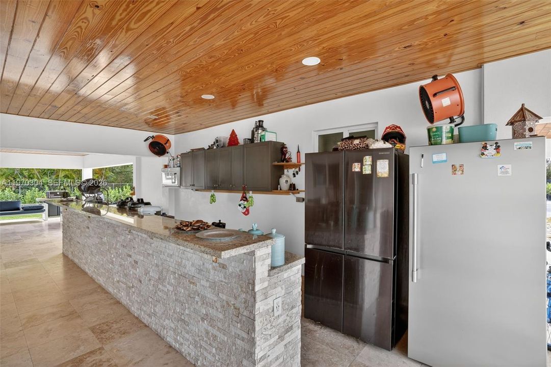 For Sale: $1,390,000 (4 beds, 3 baths, 2474 Square Feet)