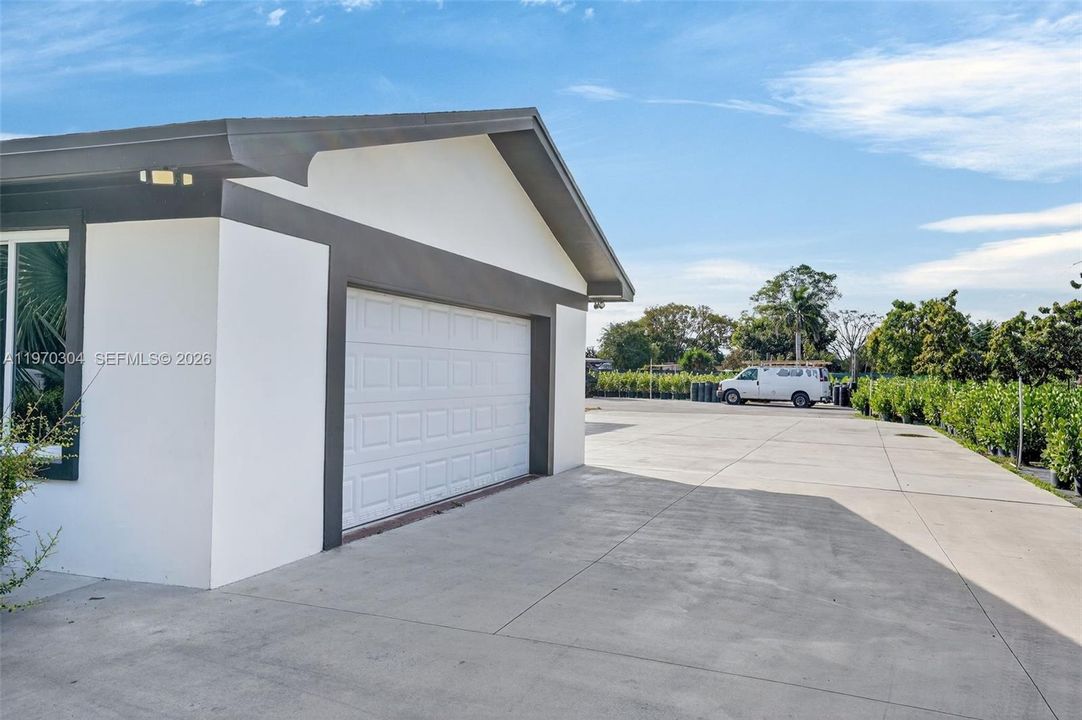 For Sale: $1,390,000 (4 beds, 3 baths, 2474 Square Feet)