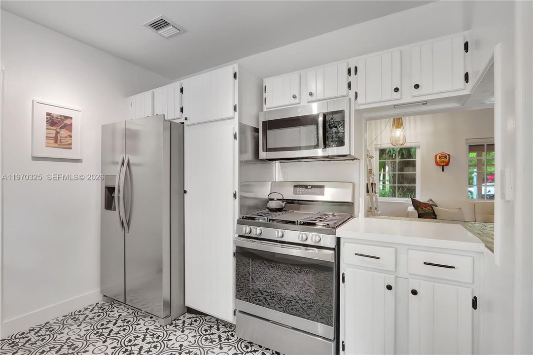 For Sale: $1,725,000 (4 beds, 3 baths, 1756 Square Feet)