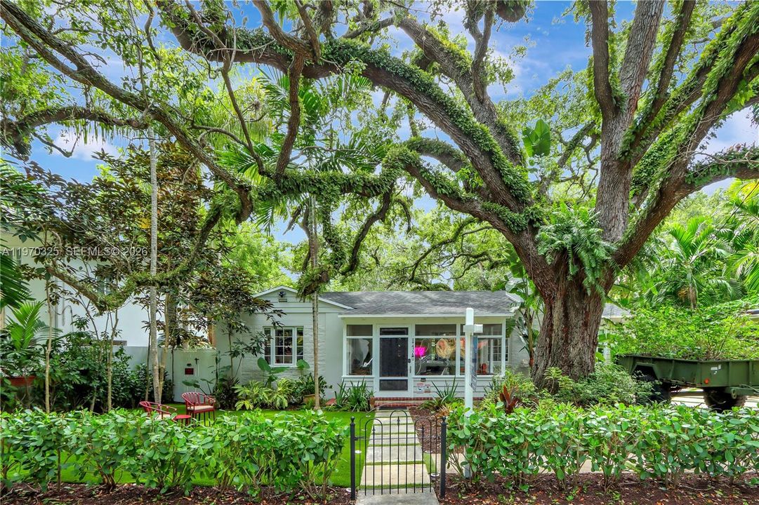 For Sale: $1,725,000 (4 beds, 3 baths, 1756 Square Feet)