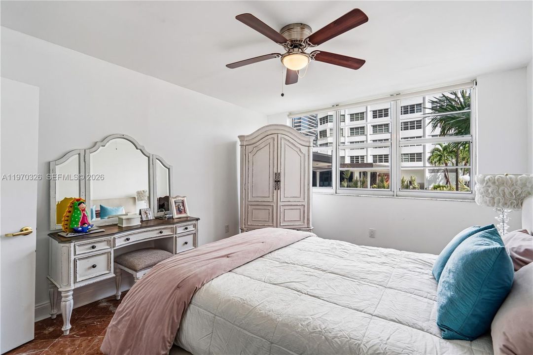 For Sale: $1,200,000 (3 beds, 2 baths, 2783 Square Feet)
