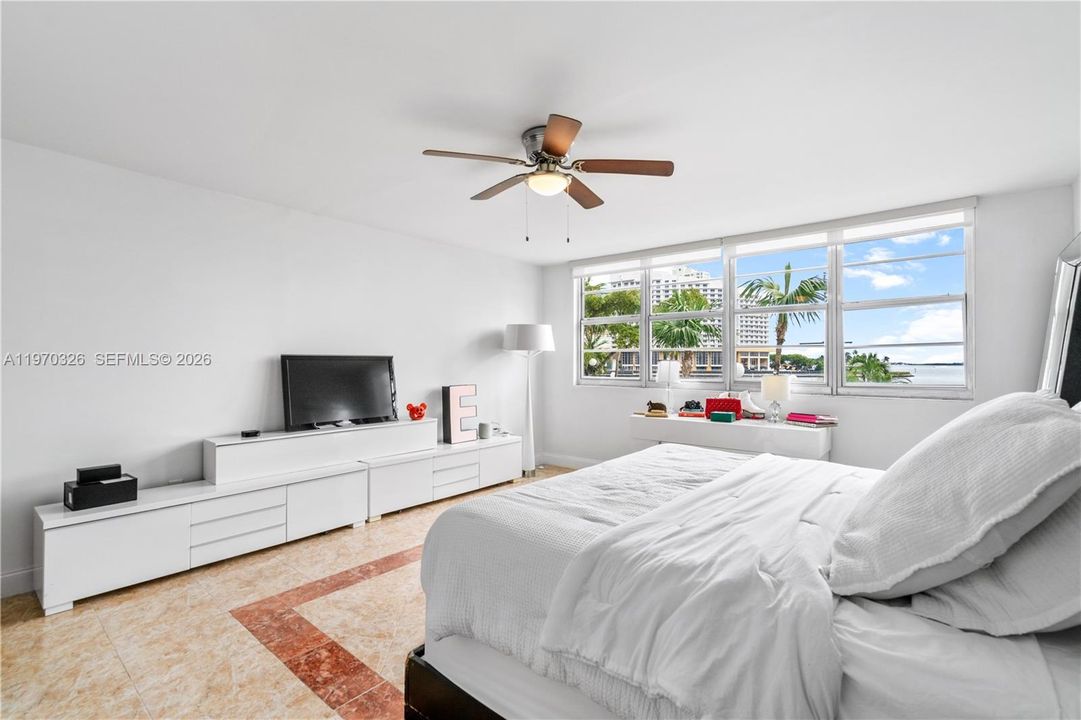 For Sale: $1,200,000 (3 beds, 2 baths, 2783 Square Feet)
