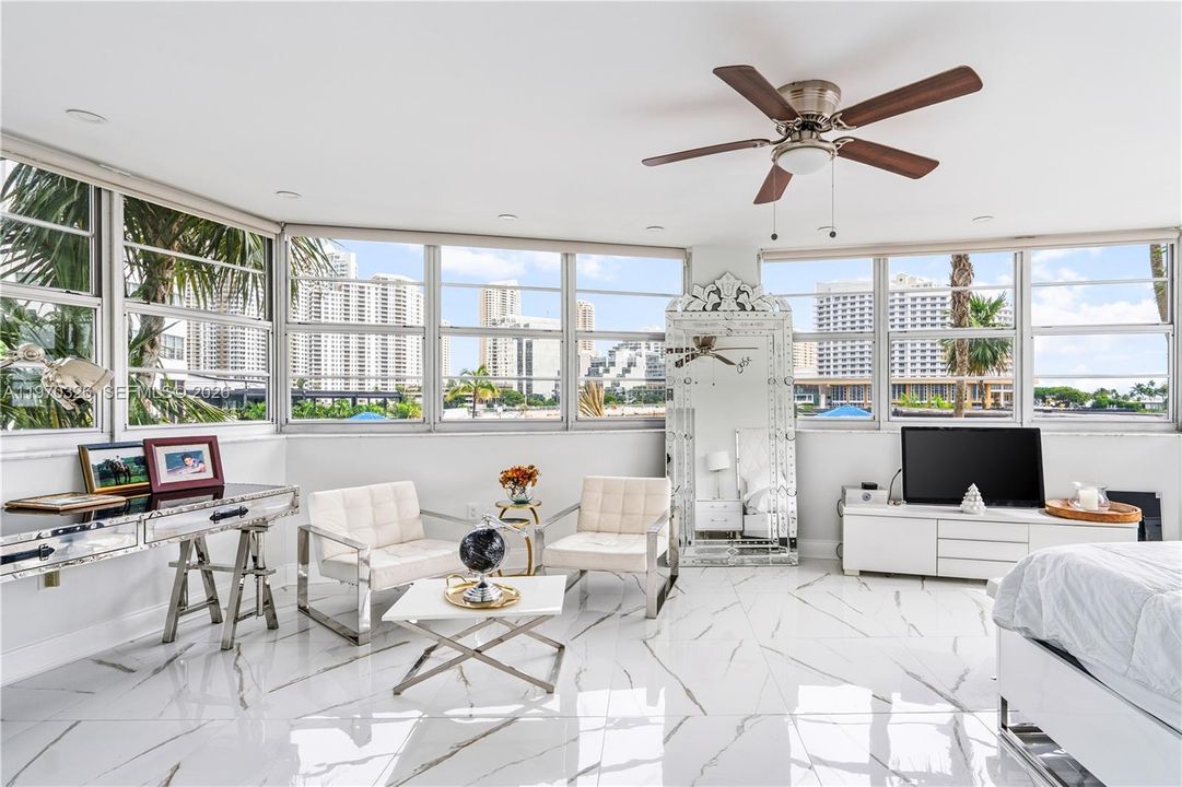 For Sale: $1,200,000 (3 beds, 2 baths, 2783 Square Feet)
