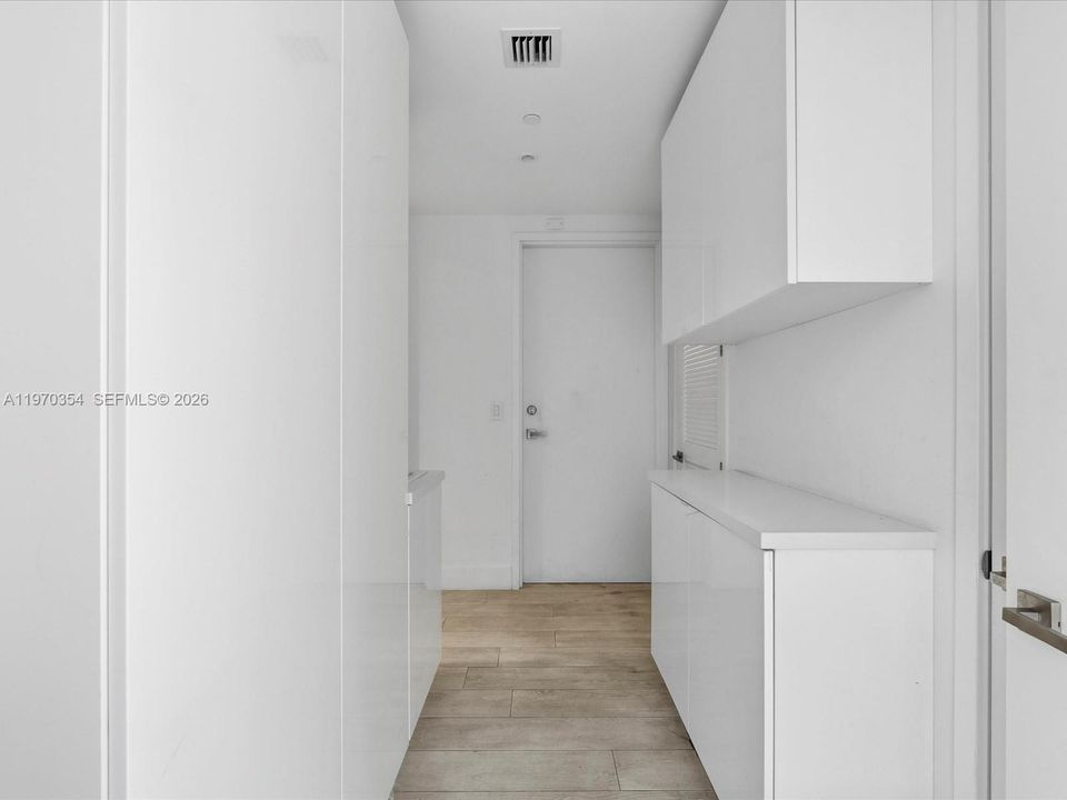 For Sale: $3,200,000 (3 beds, 4 baths, 2979 Square Feet)