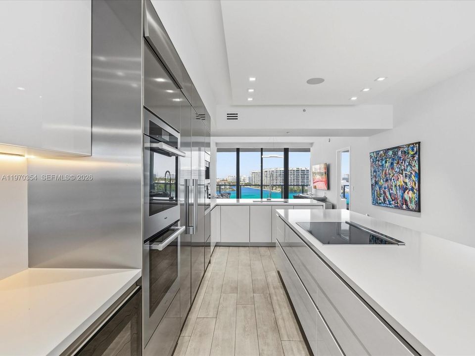 For Sale: $3,200,000 (3 beds, 4 baths, 2979 Square Feet)