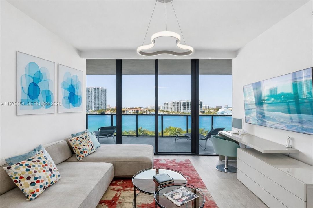 For Sale: $3,200,000 (3 beds, 4 baths, 2979 Square Feet)
