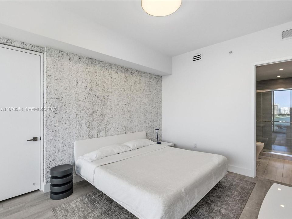 For Sale: $3,200,000 (3 beds, 4 baths, 2979 Square Feet)