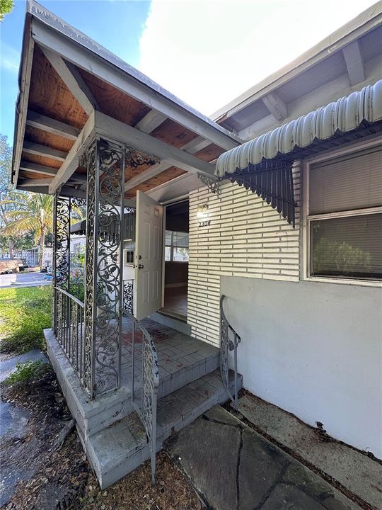Recientemente alquilado: $2,200 (3 camas, 2 baños, 1071 Pies cuadrados)