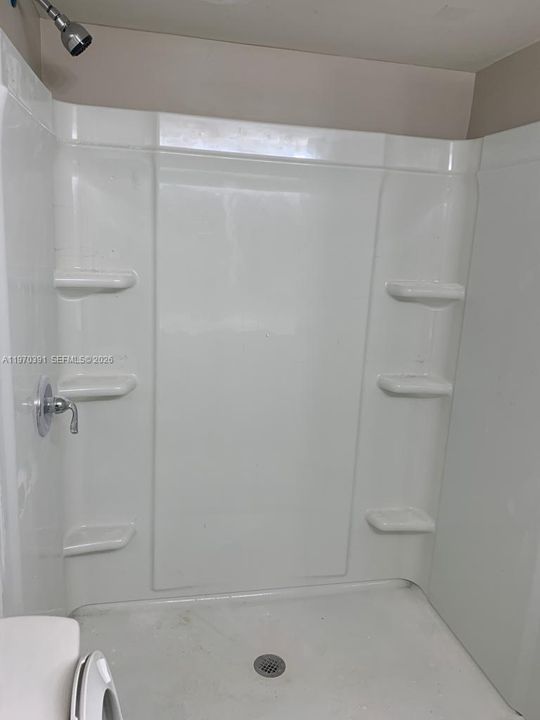 На продажу: $235,000 (2 спален, 2 ванн, 832 Квадратных фут)