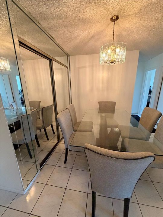 En Venta: $220,000 (2 camas, 2 baños, 1020 Pies cuadrados)