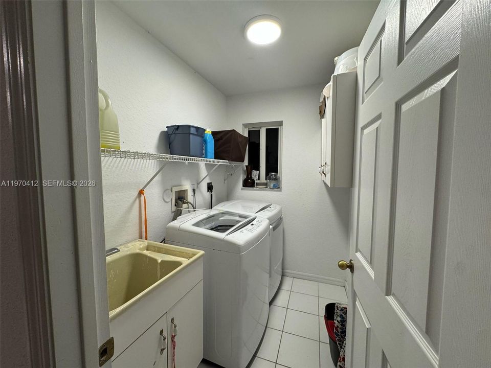 Недавно арендовано: $6,500 (4 спален, 3 ванн, 2923 Квадратных фут)