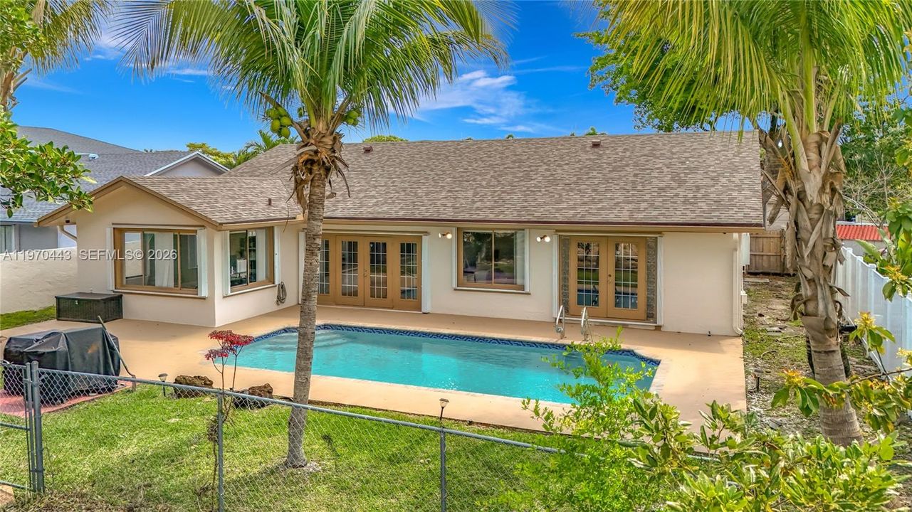 Activo con contrato: $625,000 (3 camas, 2 baños, 2015 Pies cuadrados)