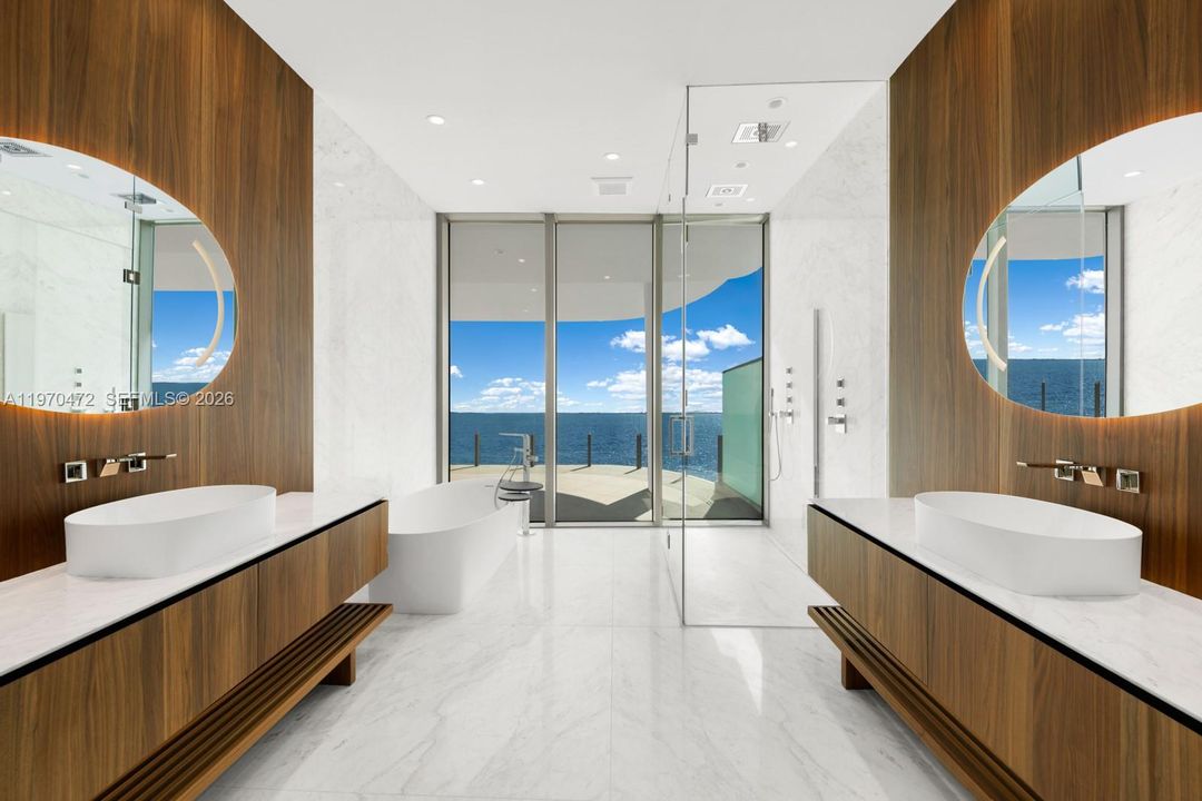 For Sale: $10,100,000 (4 beds, 4 baths, 3798 Square Feet)