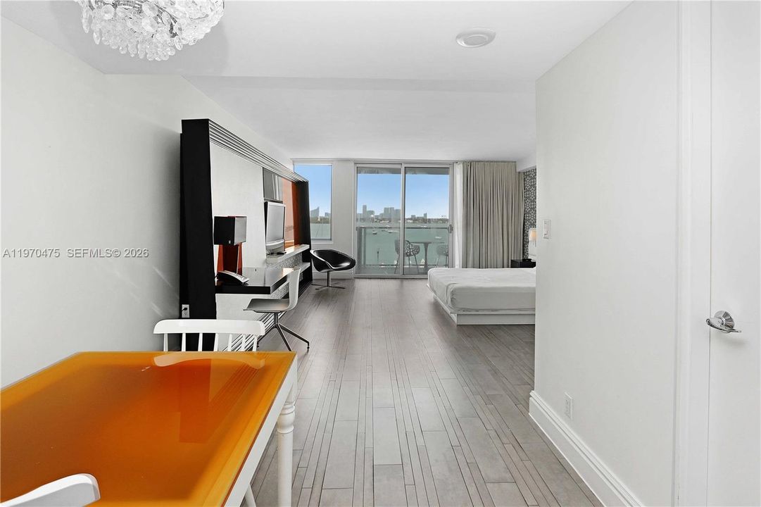 For Sale: $400,000 (0 beds, 1 baths, 493 Square Feet)