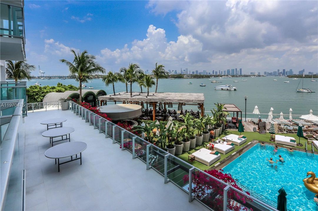 For Sale: $400,000 (0 beds, 1 baths, 493 Square Feet)