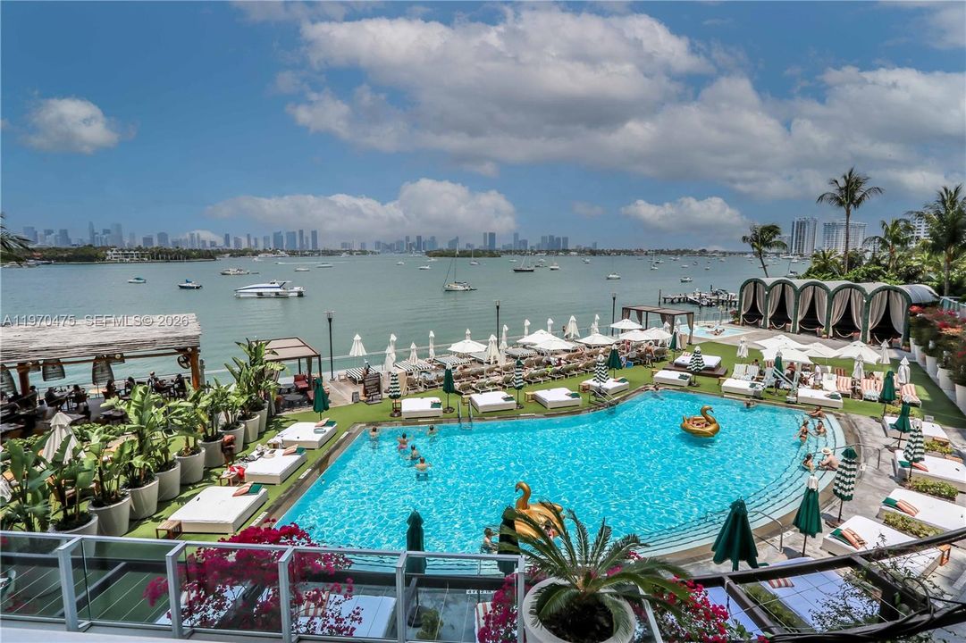 For Sale: $400,000 (0 beds, 1 baths, 493 Square Feet)