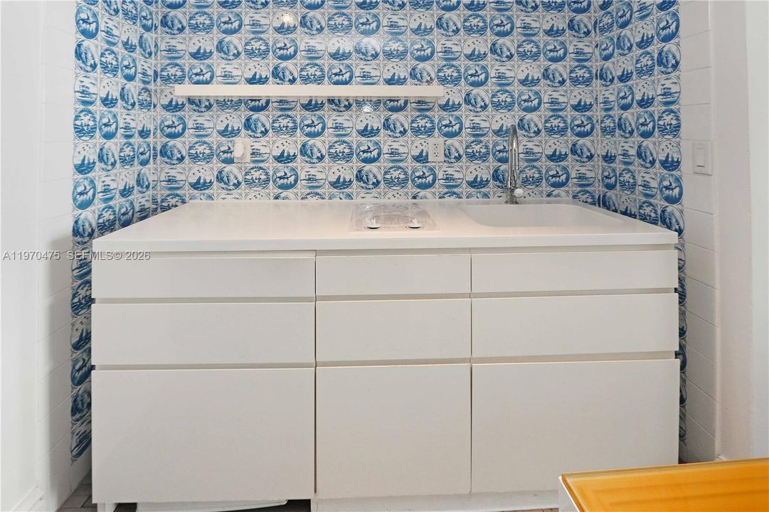 For Sale: $400,000 (0 beds, 1 baths, 493 Square Feet)