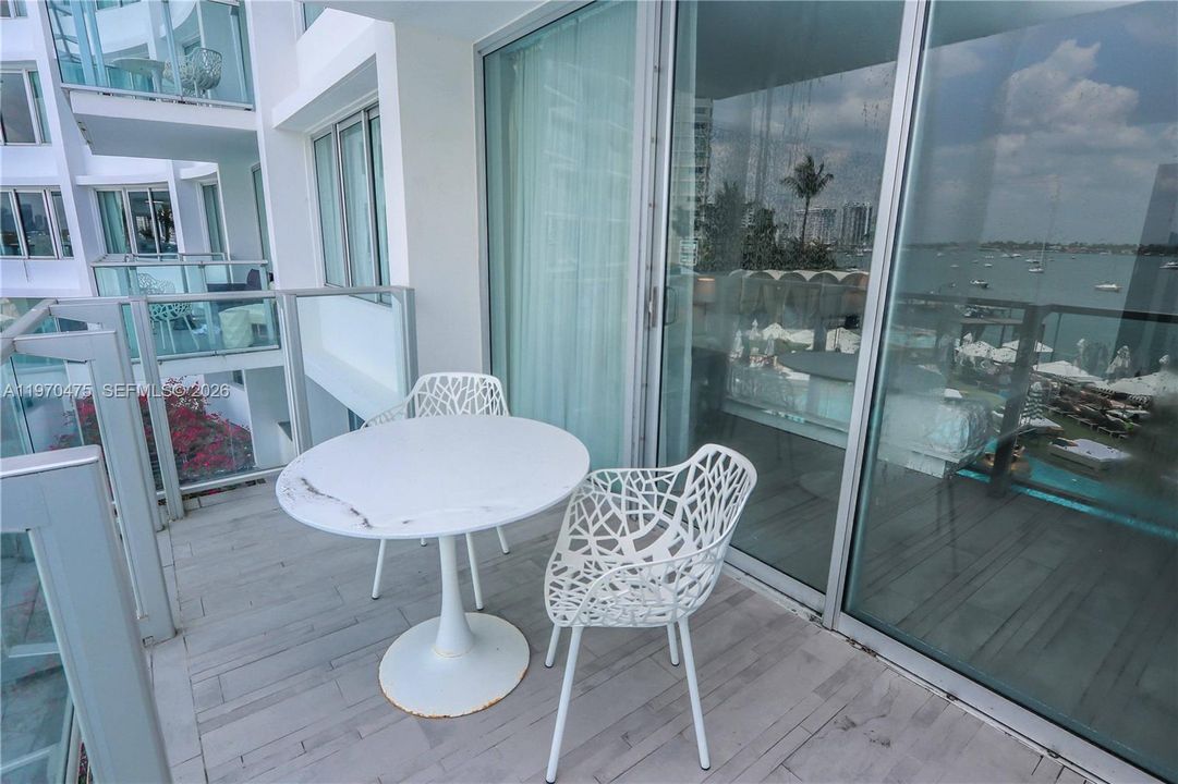 For Sale: $400,000 (0 beds, 1 baths, 493 Square Feet)