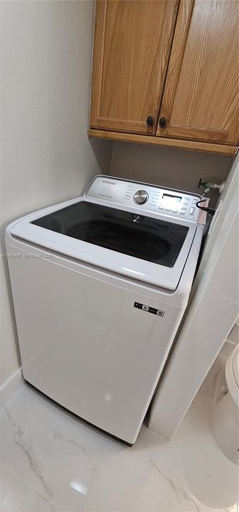 Active With Contract: $2,700 (2 beds, 2 baths, 1184 Square Feet)