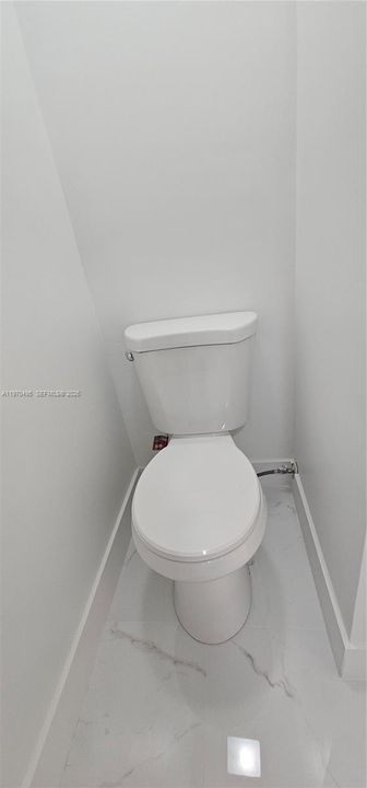 Active With Contract: $2,700 (2 beds, 2 baths, 1184 Square Feet)