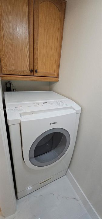 Active With Contract: $2,700 (2 beds, 2 baths, 1184 Square Feet)