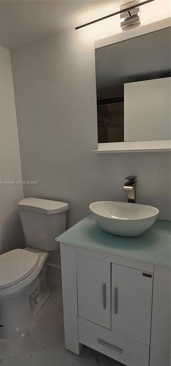 Active With Contract: $2,700 (2 beds, 2 baths, 1184 Square Feet)