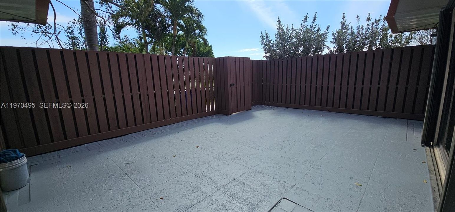 Active With Contract: $2,700 (2 beds, 2 baths, 1184 Square Feet)