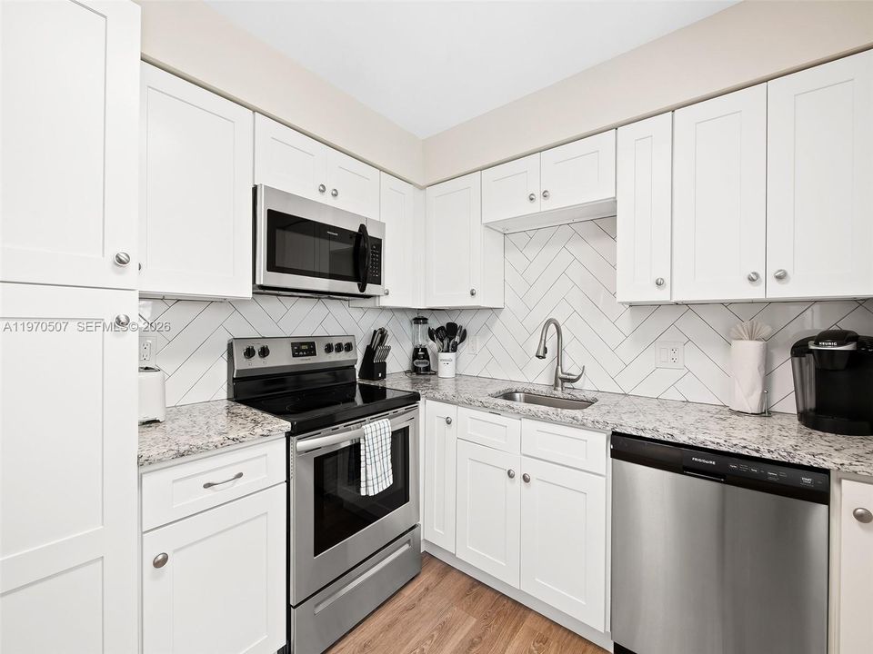 待售: $2,200,000 (0 贝兹, 0 浴室, 4032 平方英尺)