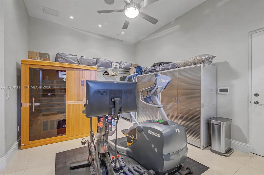 Recently Sold: $2,999,000 (6 beds, 7 baths, 7993 Square Feet)