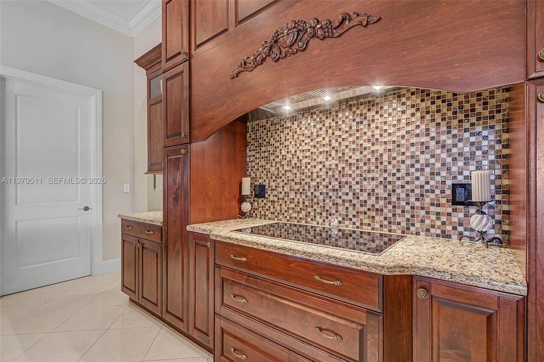 Recently Sold: $2,999,000 (6 beds, 7 baths, 7993 Square Feet)