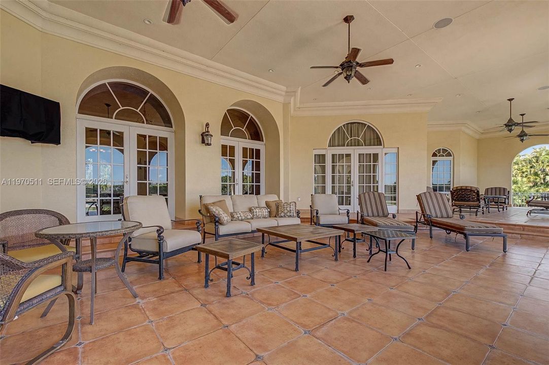 Recently Sold: $2,999,000 (6 beds, 7 baths, 7993 Square Feet)