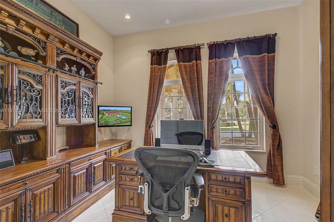 Recently Sold: $2,999,000 (6 beds, 7 baths, 7993 Square Feet)