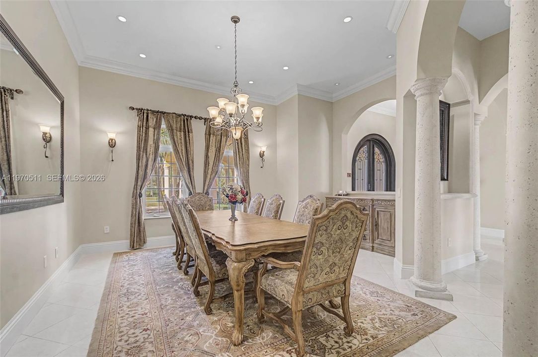 Recently Sold: $2,999,000 (6 beds, 7 baths, 7993 Square Feet)