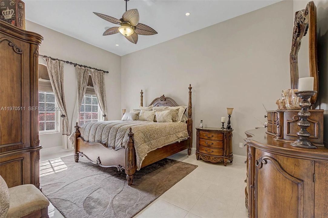Recently Sold: $2,999,000 (6 beds, 7 baths, 7993 Square Feet)