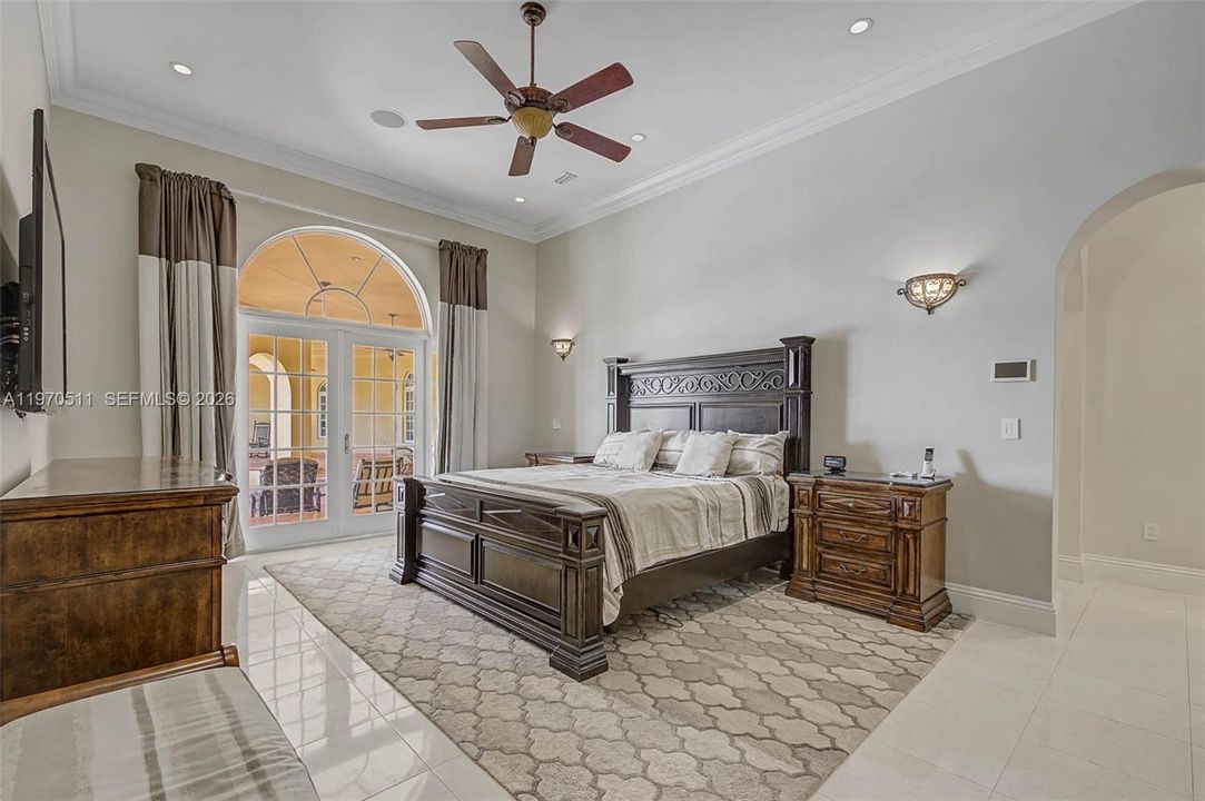 Recently Sold: $2,999,000 (6 beds, 7 baths, 7993 Square Feet)